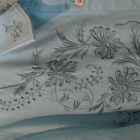 Women's long sleeve pale turqoise blue cotton blouse with machine embroidery - Picture 4 of 5